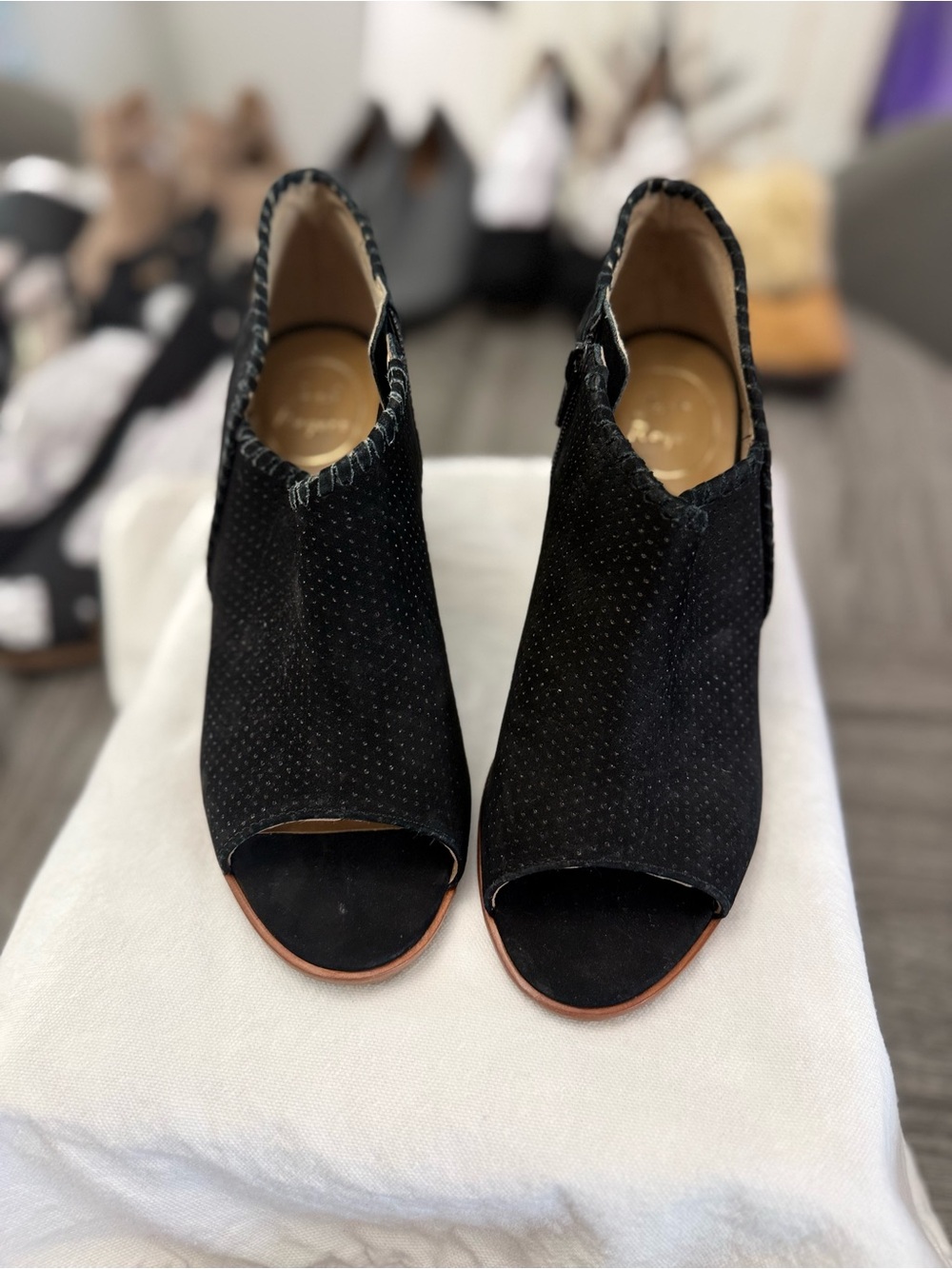 Size 8 M Jack Rogers Maya Black Suede Open-Toe Ankle Booties with Block Heel